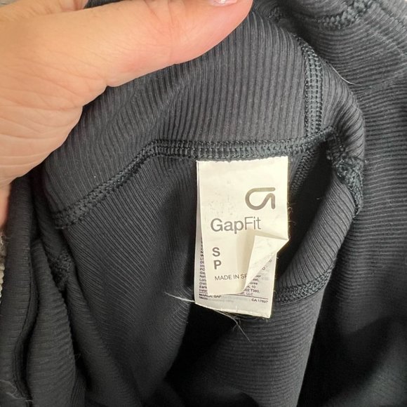 Gap high rise black leggings size small crop - Picture 10 of 10
